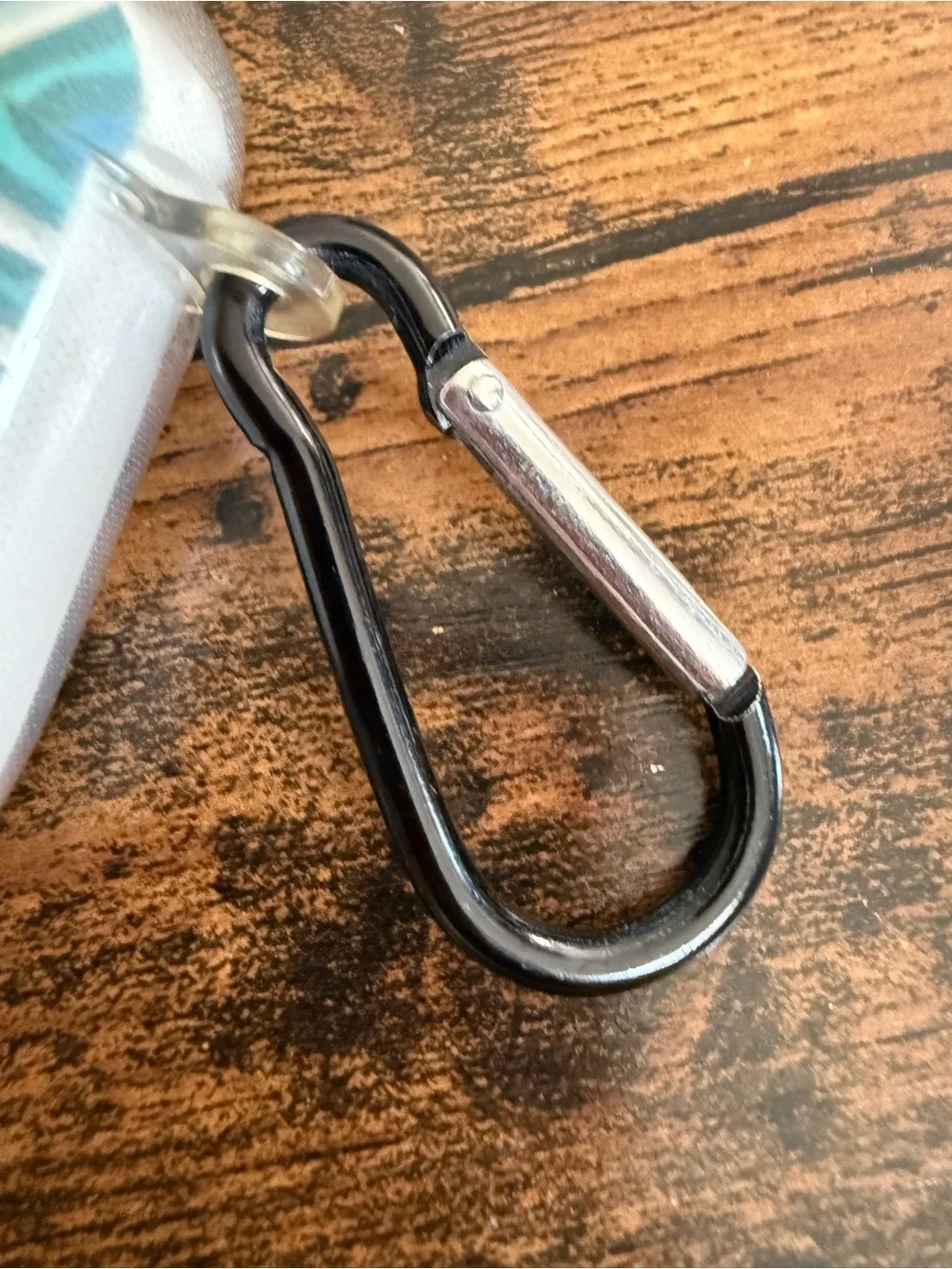 AirPods gen 2 in Case with Carabiner *not working